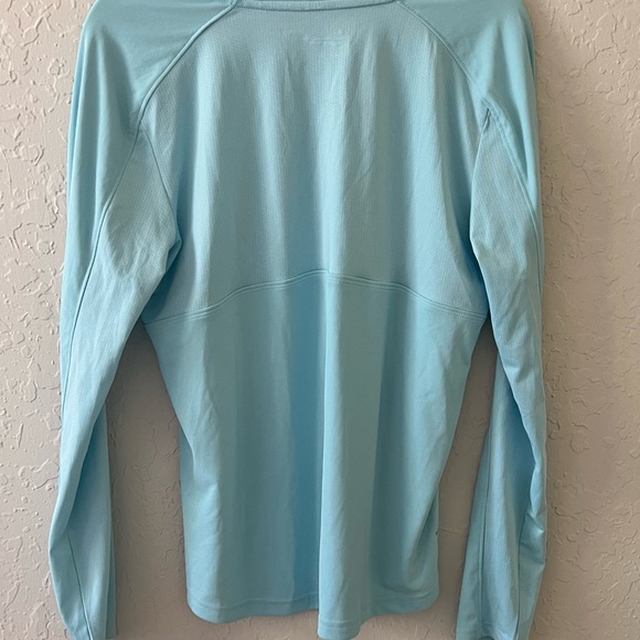 Women’s Under Armour Light Blue Long Sleeve Shirt size Medium - Picture 4 of 4